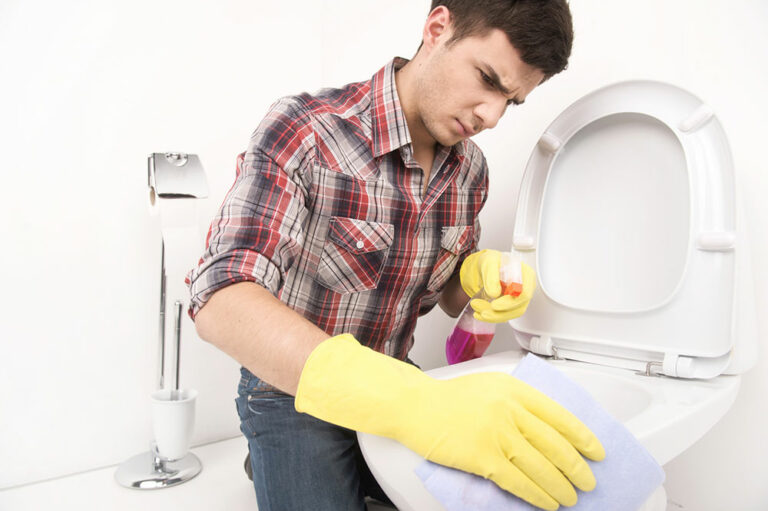 20 bathroom cleaning mistakes to avoid