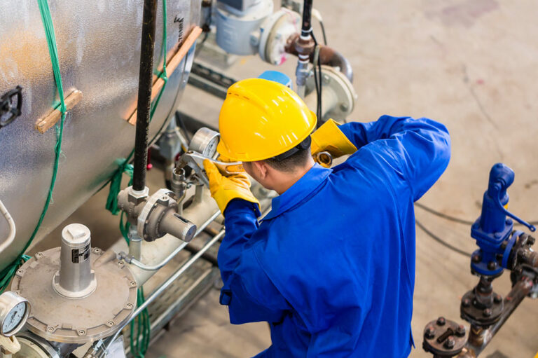 7 helpful tips for industrial machine maintenance