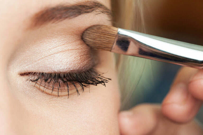 8 common makeup mistakes to avoid