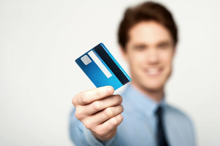 9 common mistakes to avoid with a debit card